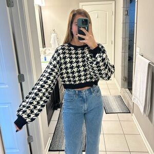 Altar’d State Sweater | Black and White Houndstooth Cropped Sweater